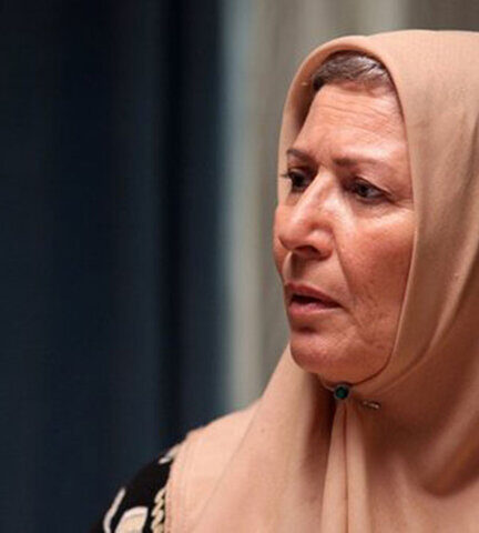صفا آقاجانی: دلتان را تنها به هنر خوش نکنید از آن پول آن‌چنانی درنمی‌آید!