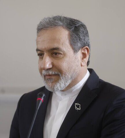 عراقچی: مردم ایران با مقاومت حداکثری در برابر فشار حداکثری تروریست‌های اقتصادی را شکست می‌دهند