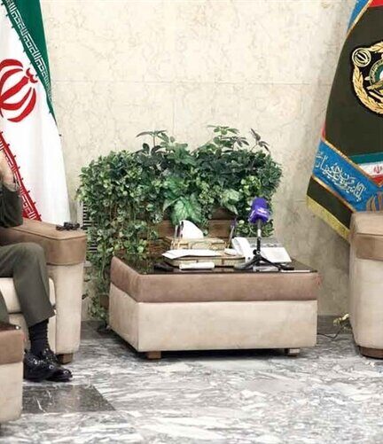 سرلشکر موسوی: ارتش و سپاه پیشمرگ یکدیگر و سپر گلوله‌های دشمن هستند