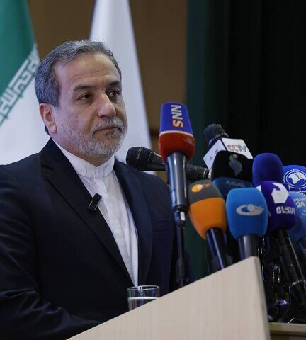 عراقچی: «میدان، دیپلماسی و رسانه» باید با یکدیگر حرکت کنند