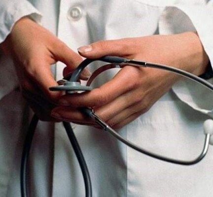 کمبود پزشک در ایام نوروز معضل جدی برای کشور است