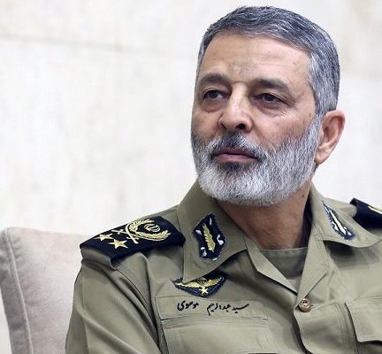 تاکید امیر موسوی بر استمرار خدمات درمانی ارتش در بندرعباس