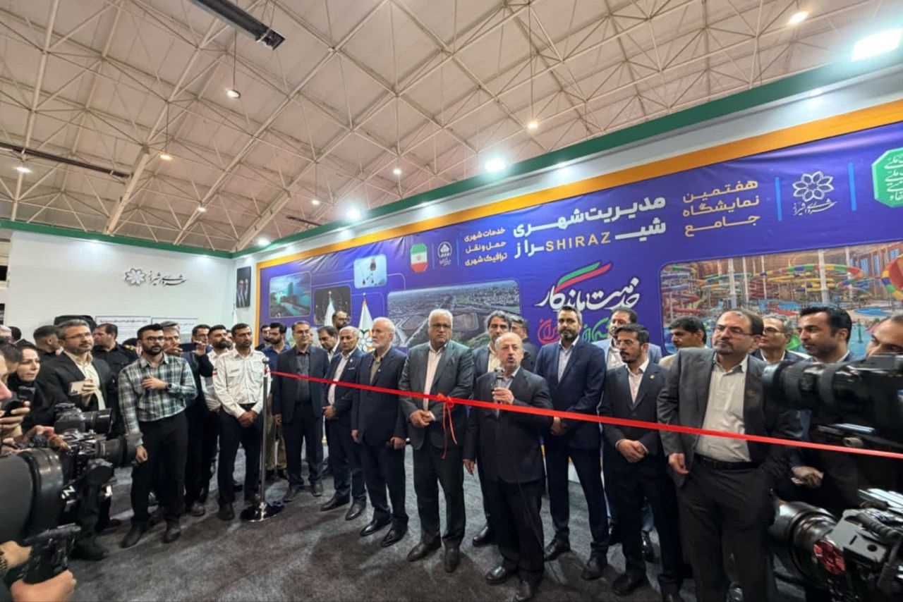 مسعود نصرتی، معاون عمران و توسعه امور شهری و روستایی وزیر کشور، در آیین افتتاح هفتمین نمایشگاه جامع مدیریت شهری در شیراز، بر ضرورت هم‌افزایی میان نیازهای شهرداری‌ها و ظرفیت‌های بخش خصوصی تأکید کرد و گفت: هدف نهایی این رویداد باید عقد قراردادهای عملیاتی، خرید تجهیزات و اجرای پروژه‌های شهری در سراسر کشور باشد.