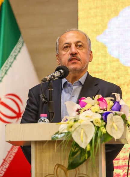 در آیین افتتاح هشتادوهشتتمین گام از جهش عمرانی شیراز  معاون عمرانی وزیر كشور بر ضرورت اجرایی‌سازی ساختمان سبز و جذب سرمایه خصوصی در مدیریت شهری تأكید كرد