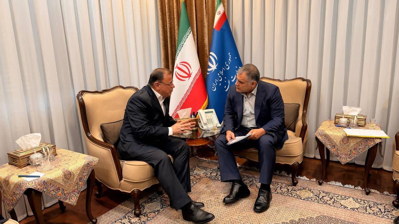 نشست استاندار گلستان با وزیر نفت؛ بررسی پروژه‌های استان و واردات گاز برای زمستان
