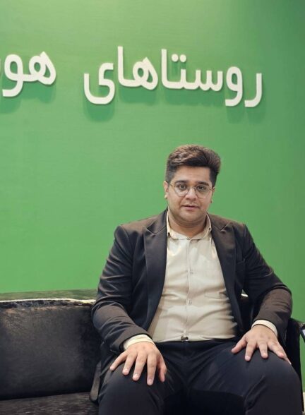 «پاویون روستاهای هوشمند»/ طراح نرم‌افزار «روستا یار» در گفت‌وگو‌ با روستا تی‌وی‌:«روستا یار» راهی مطمئن برای حذف واسطه‌ها و ارتباط مستقیم روستاییان با بازار