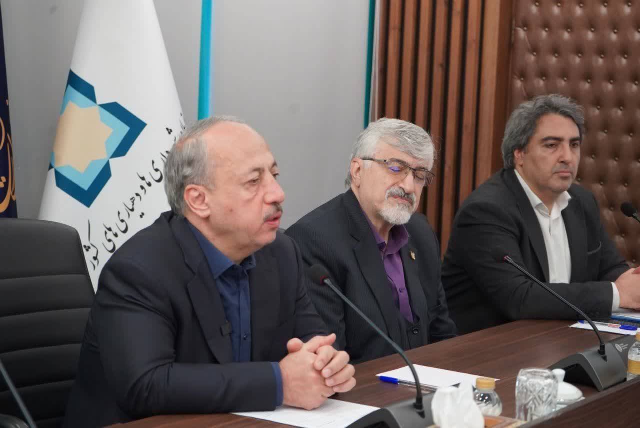 در آیین رونمایی از برنامه راهبردی ارتقای فرهنگ شهروندی مطرح شد؛  آمادگی خانواده بزرگ مدیریت شهری و روستایی برای ترویج حقوق شهروندی و مدیریت مصرف انرژی